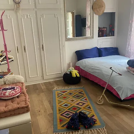 Cosy Eiffel Tower Design * פריז