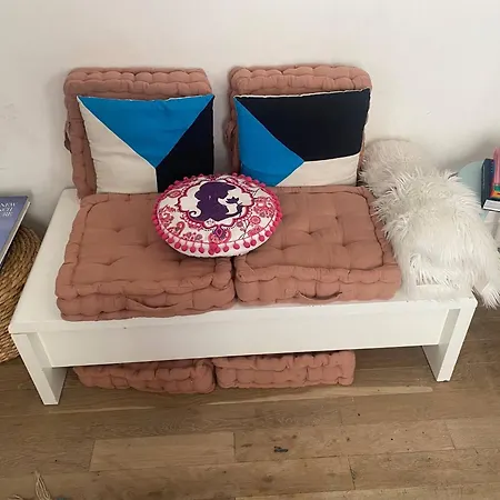 Cosy Eiffel Tower Design