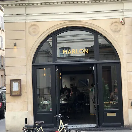 Cosy Eiffel Tower Design * פריז