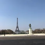 Cosy Eiffel Tower Design