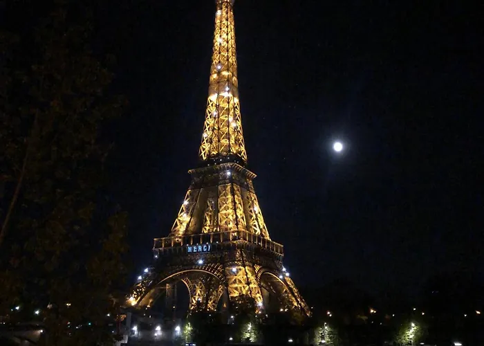 Cosy Eiffel Tower Design Apartamento