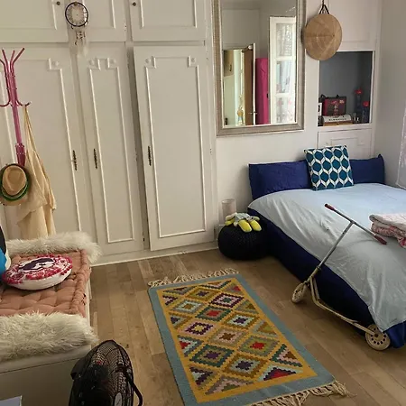 Cosy Eiffel Tower Design *