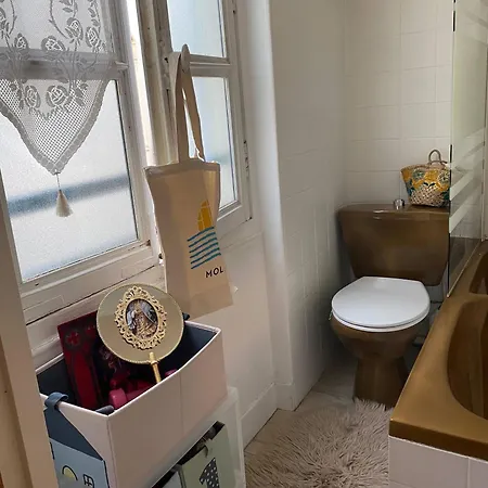 Cosy Eiffel Tower Design *