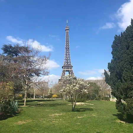 Cosy Eiffel Tower Design Апартаменты
