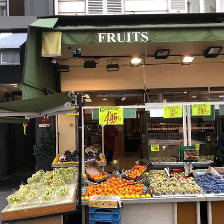 Апартаменты Cosy Eiffel Tower Design