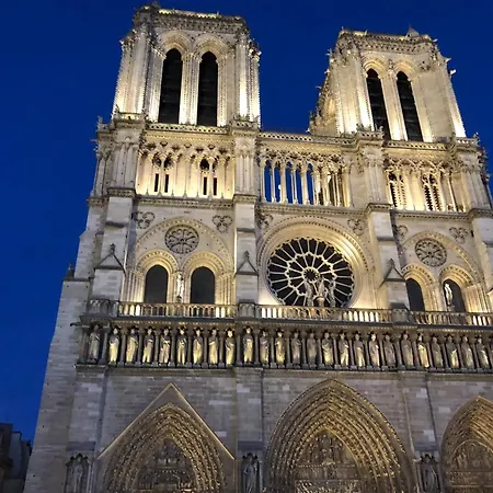 Апартаменты Cosy Eiffel Tower Design