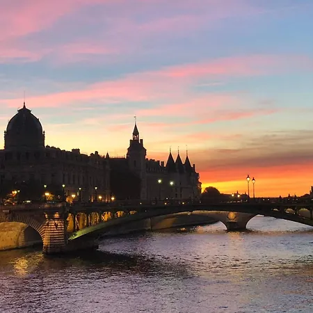 Cosy Eiffel Tower Design Apartamento